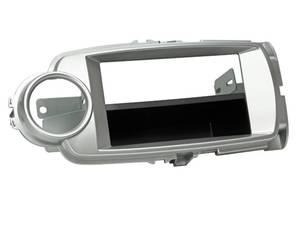  Toyota Yaris (XP13) 2011.10-2014.07 autórádió beépítő keret Ezüst 281300-25-1 Toyota